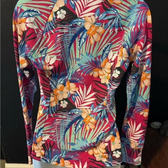 Tommy Bahama Red Fitted Graphic Blouse - Picture 2 of 8